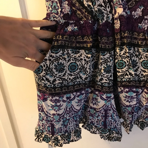 Floral plunge romper - Picture 2 of 8